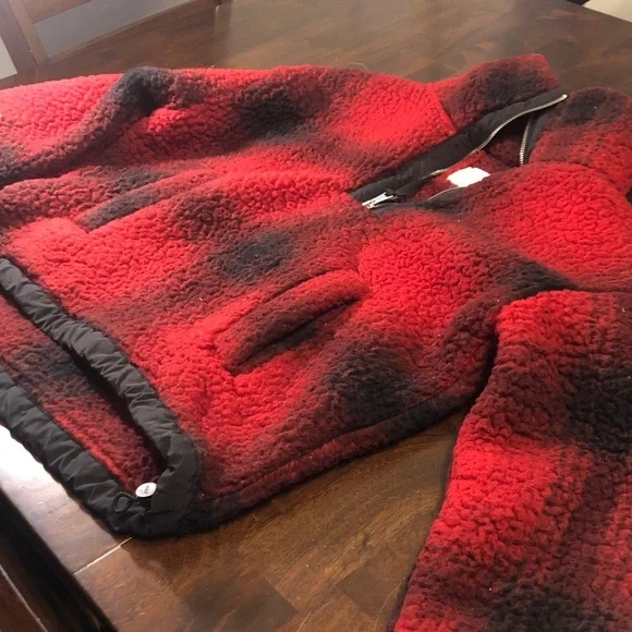 Abercrombie & Fitch Red and Black Sweater - Picture 6 of 15